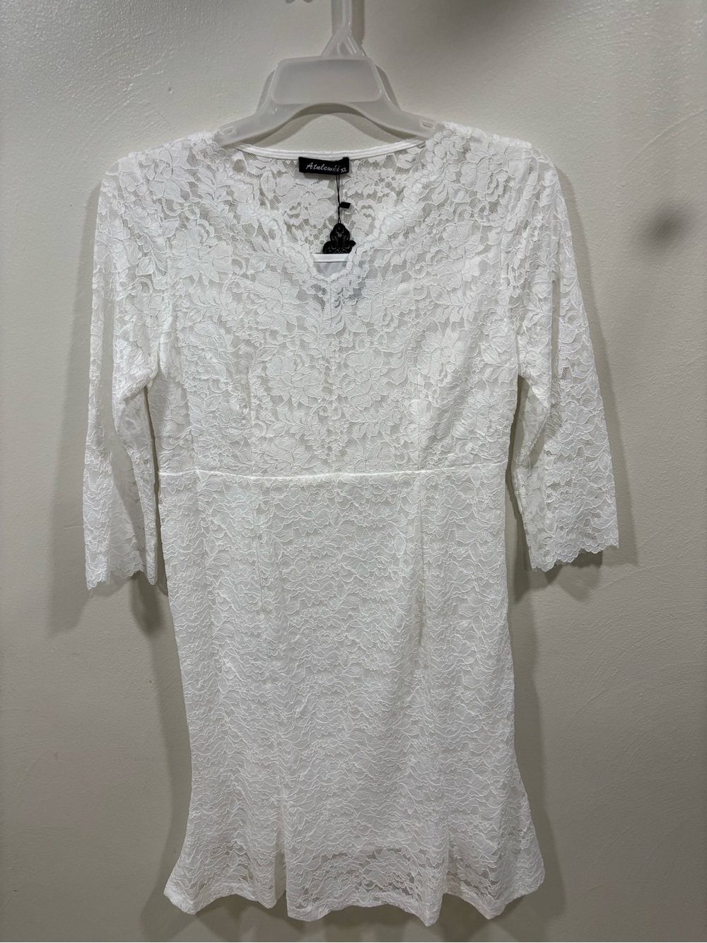 White Lace Sheath Dress Size XL NWT